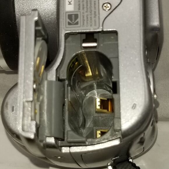 Kodak EasyShare Z740 5.0MP Digital Camera 10X Optical Zoom WORKS FINE - READ - Picture 8 of 10